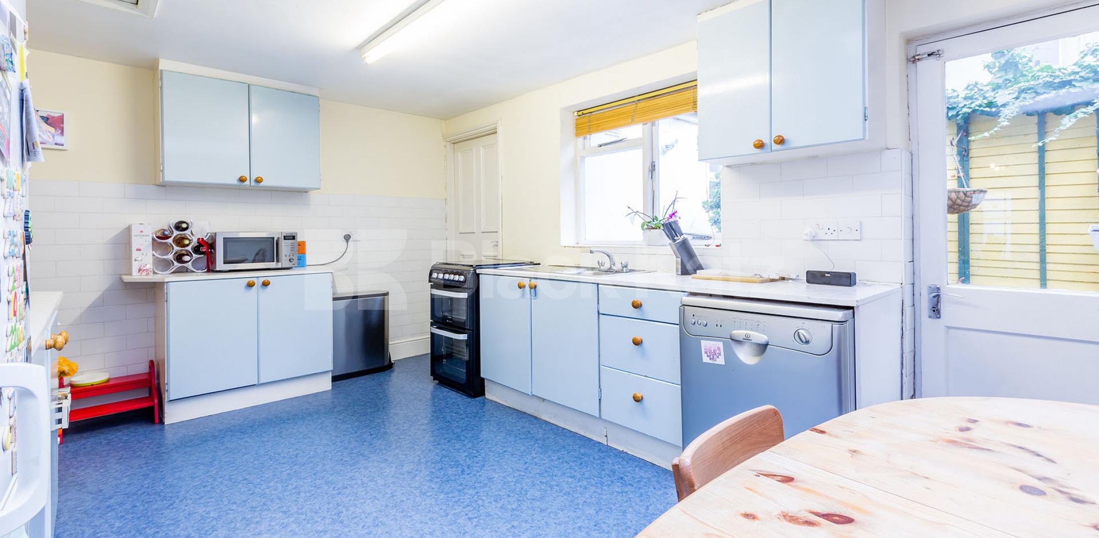 			3 Bedroom, 1 bath, 1 reception Flat			 Rousden Street, Camden 